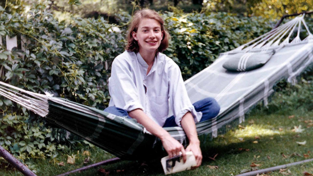 Mary Oliver: Saved by the Beauty of the World kapak görseli