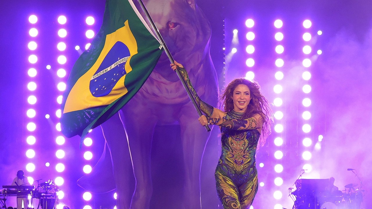 Todo Mundo no Rio com Shakira kapak görseli