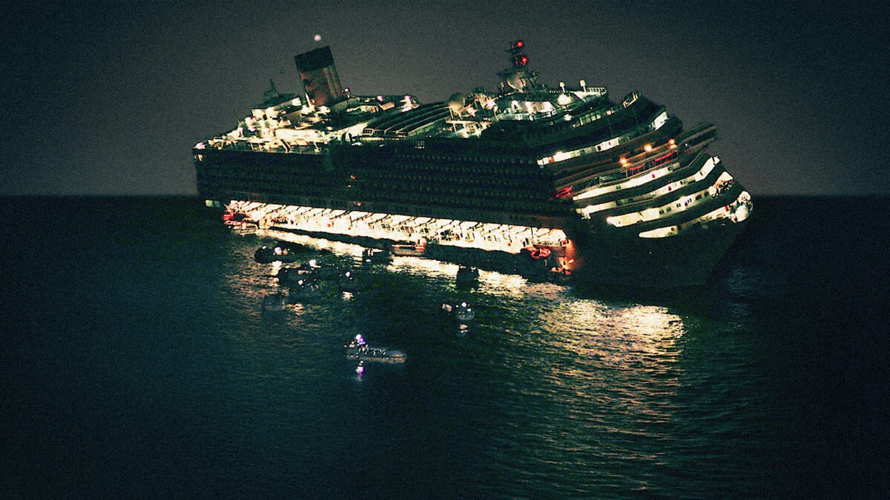 Costa Concordia Bir Cruise Gemisi Faciası kapak görseli