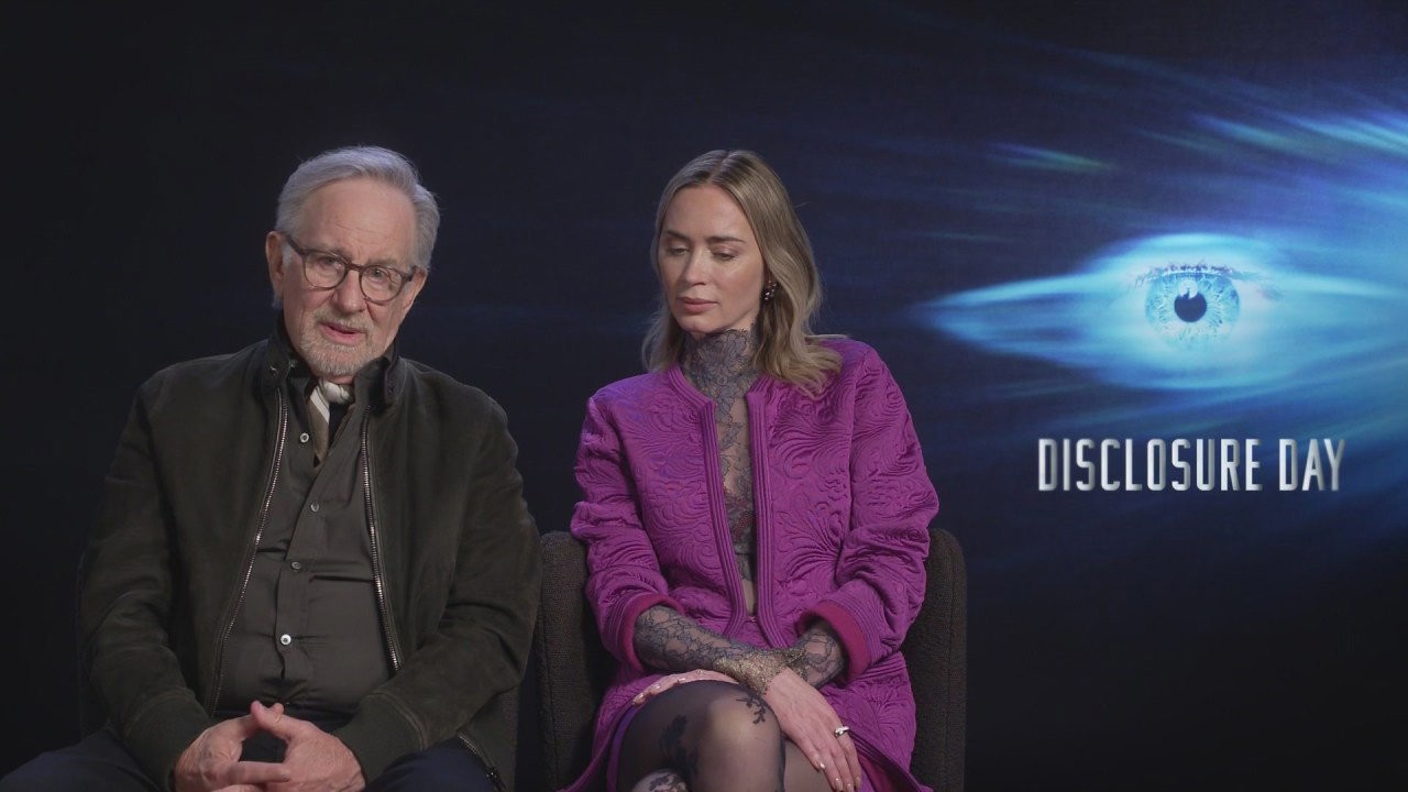 FULL DISCLOSURE: THE REALITY BEHIND SPIELBERG'S DISCLOSURE DAY kapak görseli