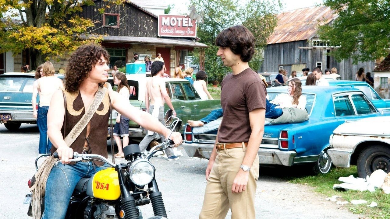 Özgür Woodstock kapak görseli