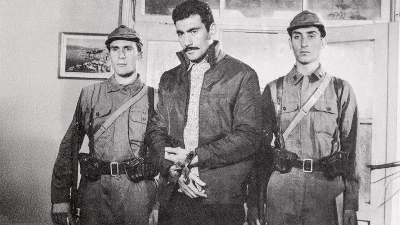 Beş Kurşun İki Adam kapak görseli