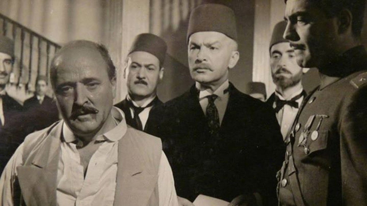 Aşktan da Üstün kapak görseli