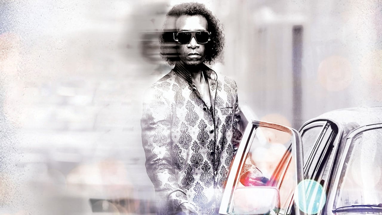 Miles Davis: Zamanın Ötesinde kapak görseli