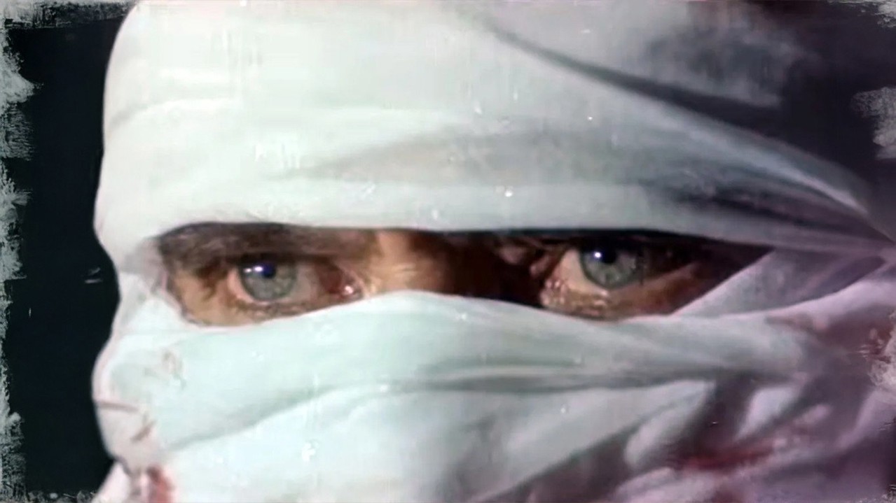 Dört Yanım Cehennem kapak görseli
