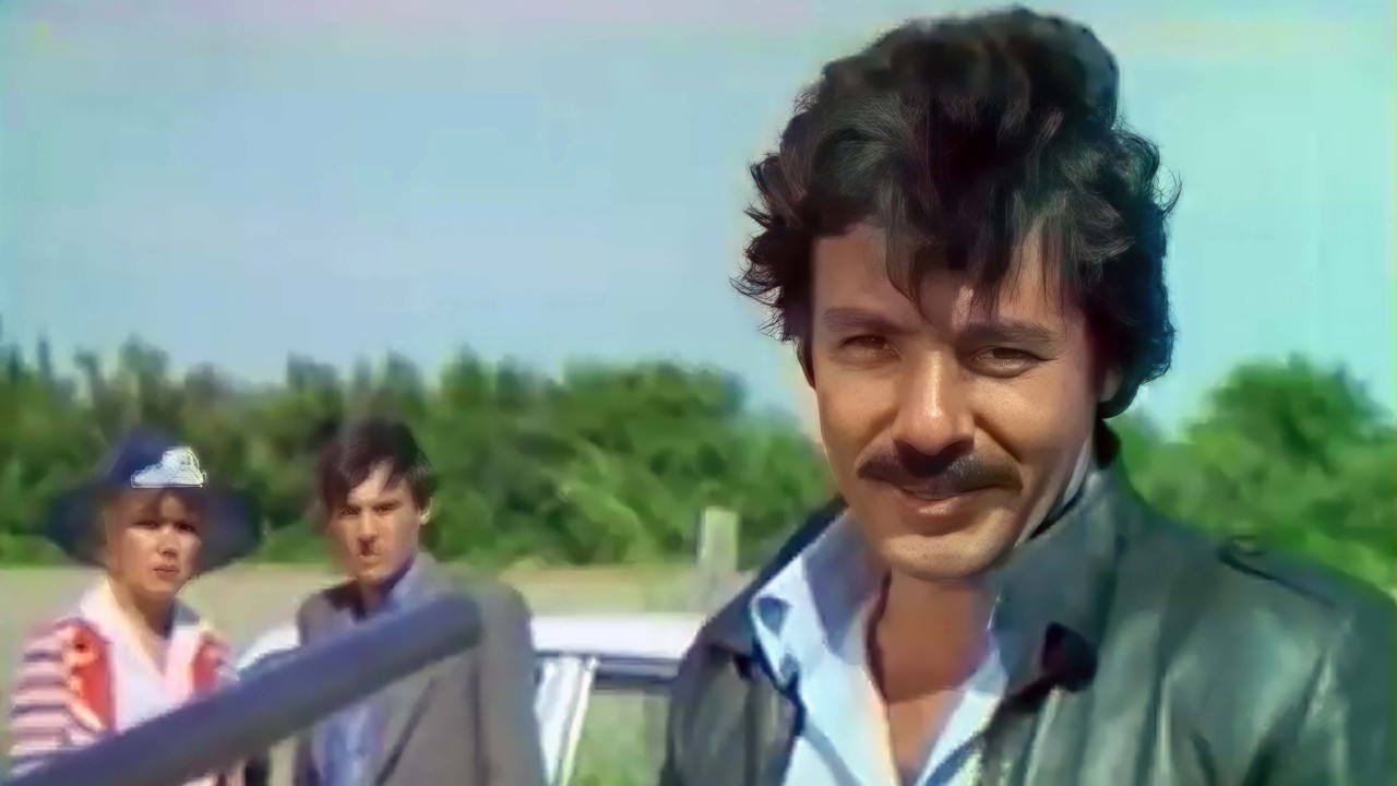 Boynu Bükük kapak görseli