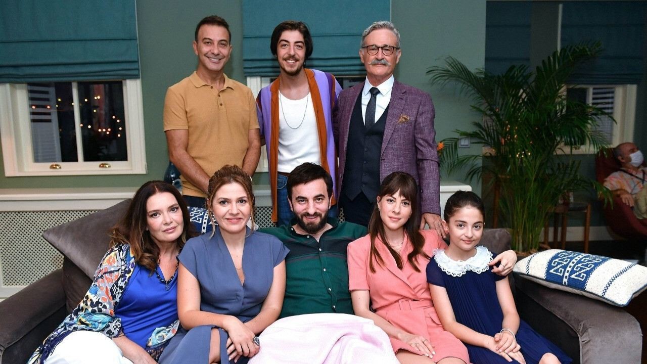 Aykut Enişte 2 kapak görseli