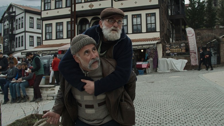 Sıvasız Evlerden Biri Fragmanı