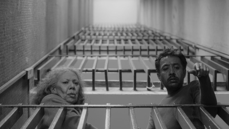 Hiç Bir Yere Gitmiyoruz Fragmanı