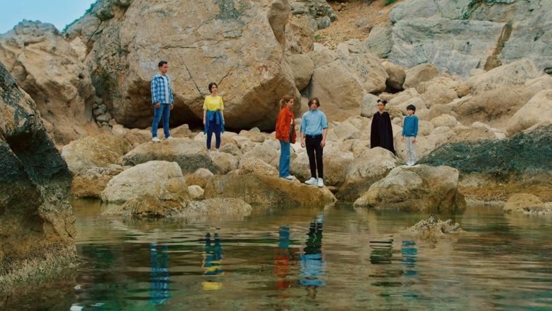 Masal Şatosu: Gizemli Misafir Fragmanı