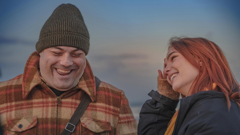Yetişkin Gibi Yaşamak Fragmanı