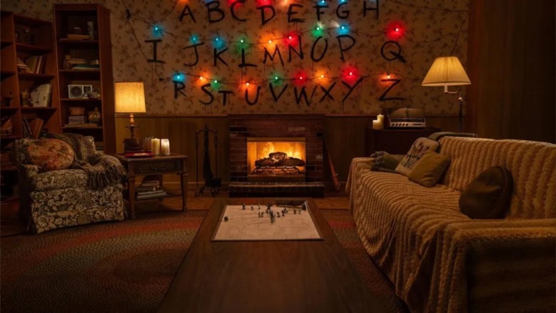 Stranger Things: Fireplace Fragmanı