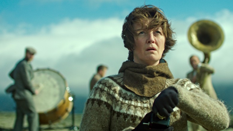 Woman at War Fragmanı