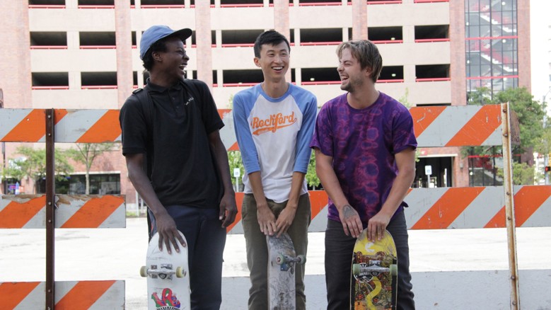 Minding the Gap Fragmanı