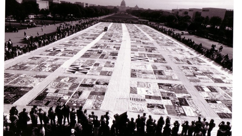 Common Threads: Stories from the Quilt Fragmanı
