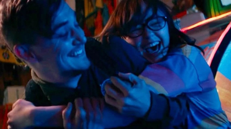 Dinner in America Fragmanı