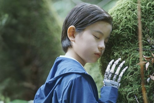 Cannes’da Bilim Kurgu Şiiri: Hirokazu Kore-eda’nın "Sheep in the Box" Filmi 5 Dakika Ayakta Alkışlandı!