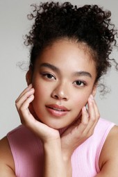 Oriana Siphanoum