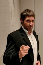 Niko Tucci