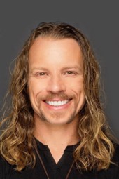 Dustin Leighton